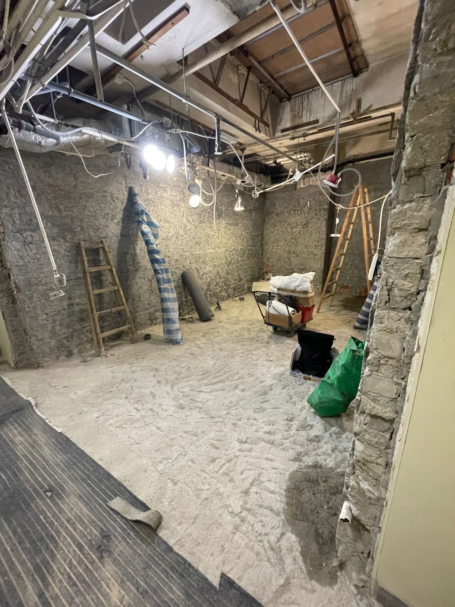 鰂魚涌康怡廣場廁所翻新工程 施工相片 3
